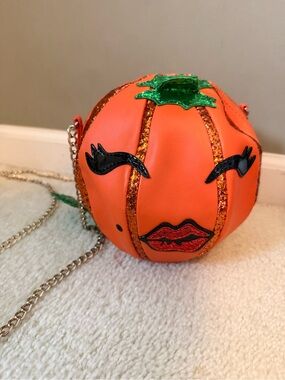 Betsey Johnson Oh My Gourd Pumpkin Crossbody Purse Halloween Novelty Bag